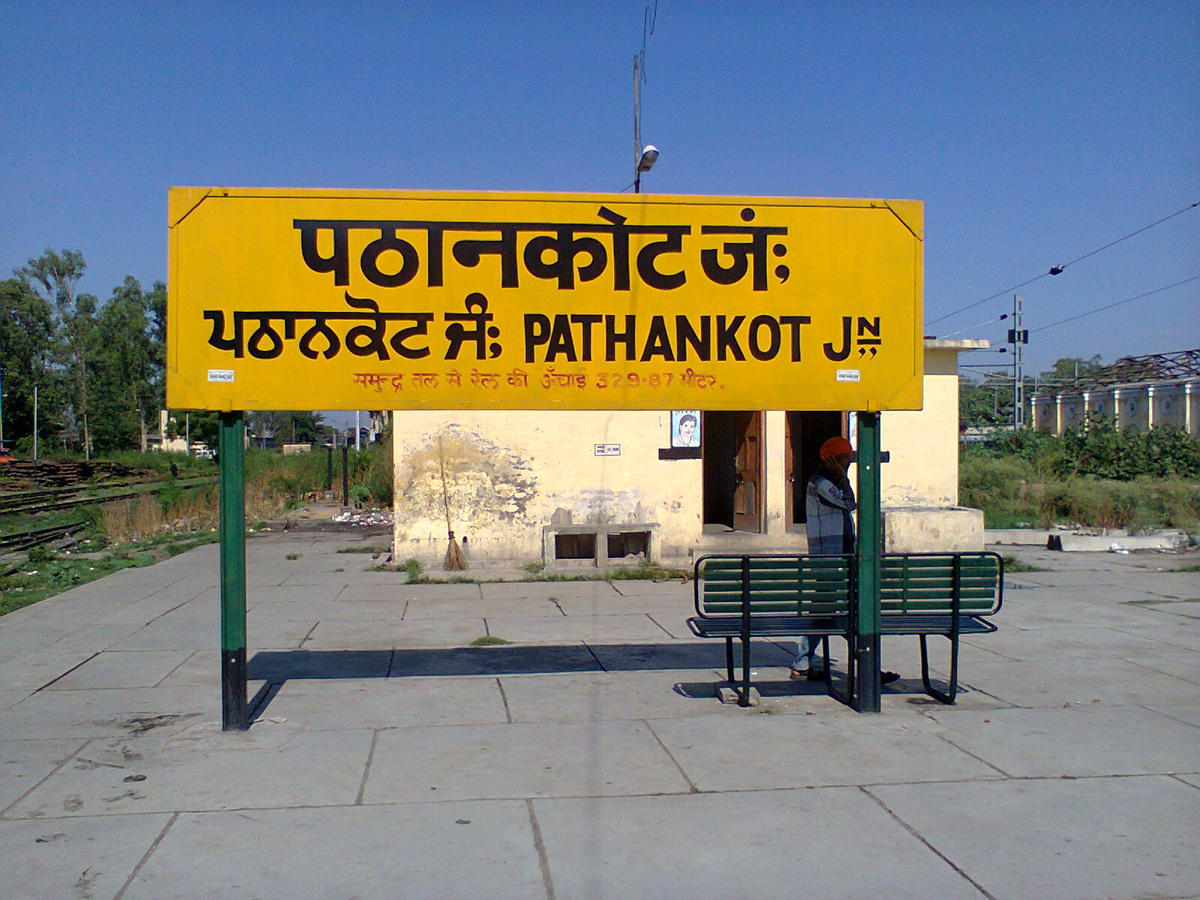 Pathankot town with rivers and hills in the backdrop — best places to visit in summer in India for transit, heritage, and nature escapes.