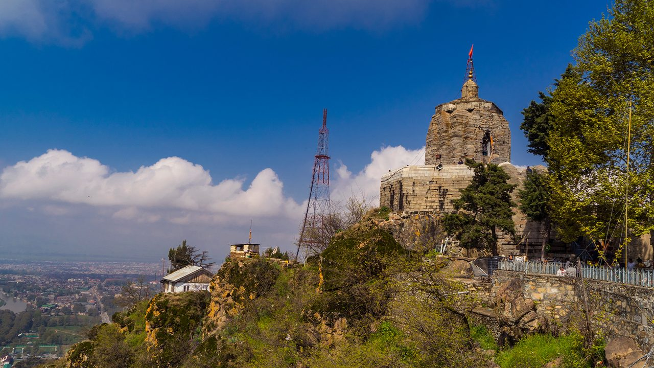 Shankaracharya temple Is one of the best places to visit in kashmir
