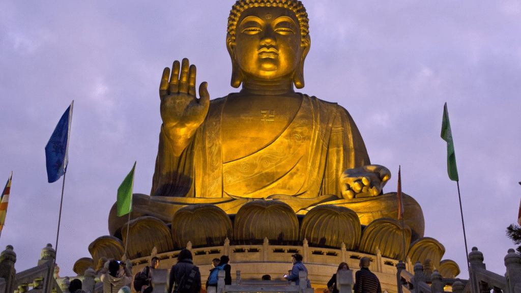 Buddha statue ( Place to Visit in hong Kong)