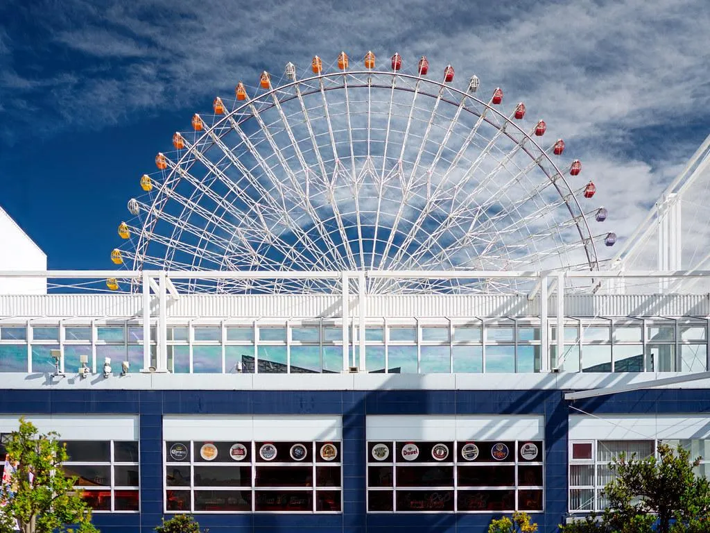 Tempozan Ferris Wheel and Marketplace – Waterfront Leisure Tempozan Ferris Wheel and Marketplace – Waterfront Leisure