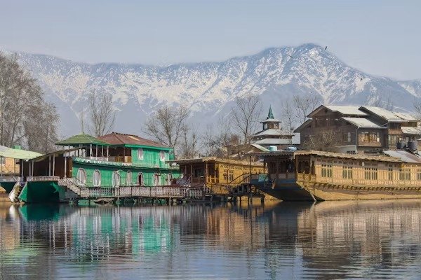 Srinagar: The Heart of Kashmir Srinagar: The Heart of Kashmir - image