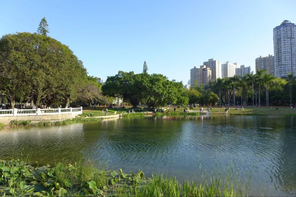 Zhongshan Park: A Green Oasis in the City Zhongshan Park: A Green Oasis in the City - image