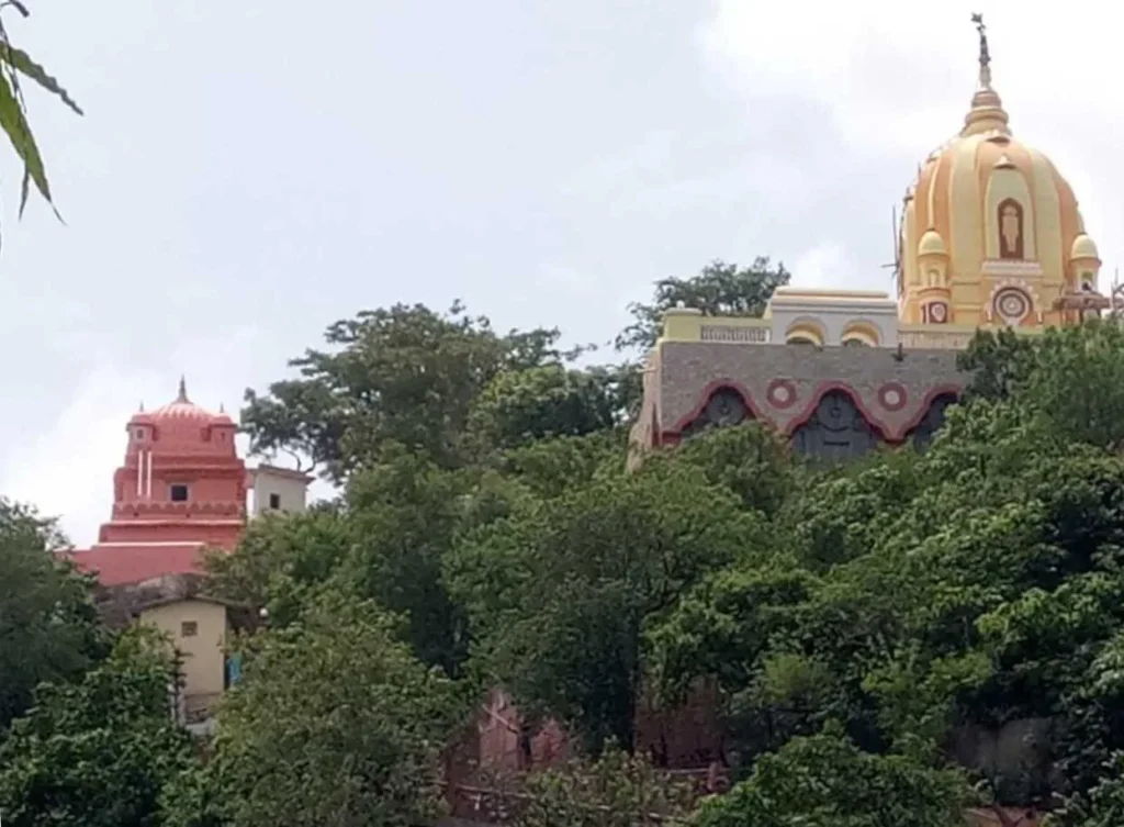 Pisanhari Ki Madiya – A Peaceful Jain Retreat Pisanhari Ki Madiya – A Peaceful Jain Retreat