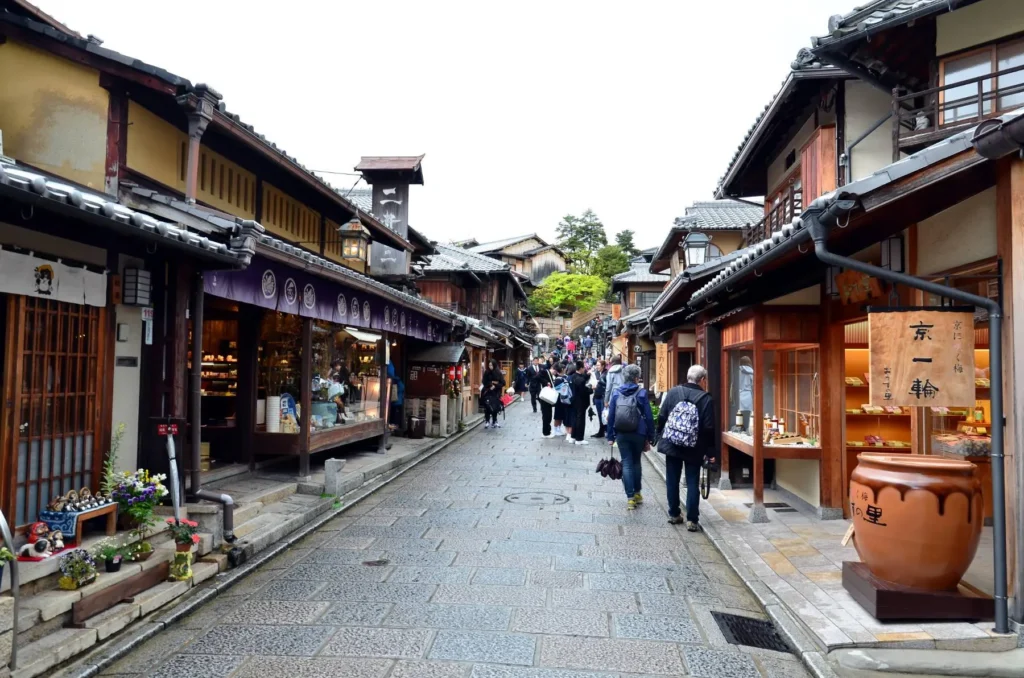 Gion District – The World of the Geisha Gion District – The World of the Geisha