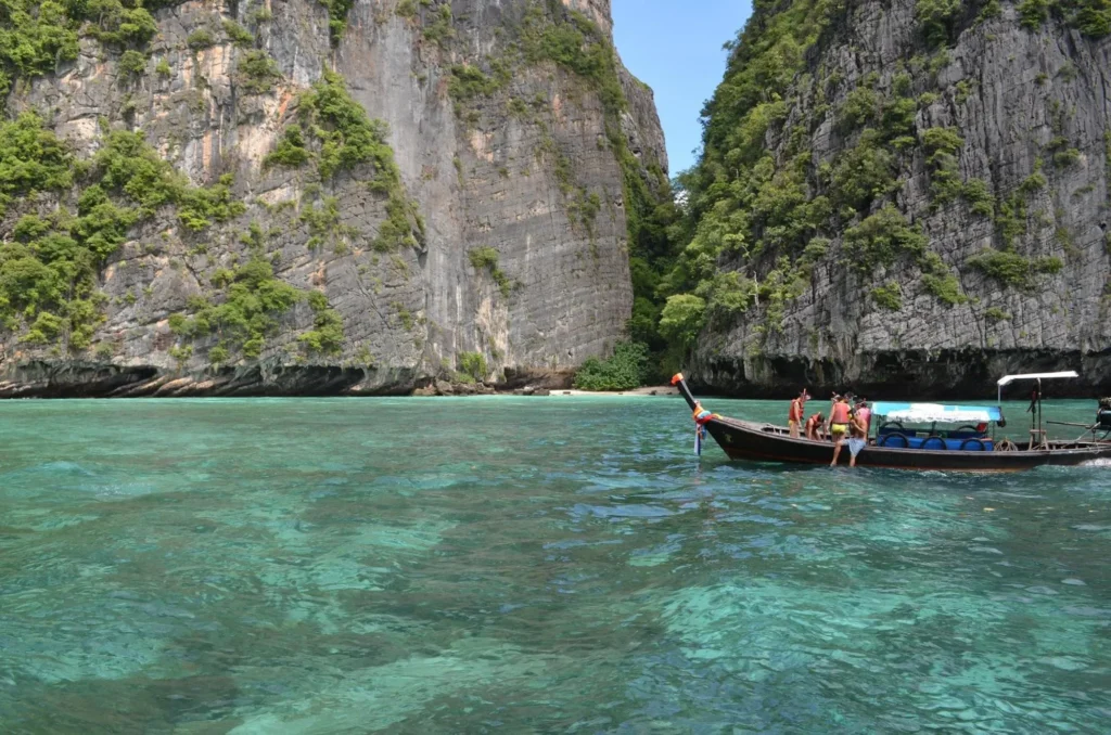 Phi Phi Islands – Postcard-Perfect Paradise Phi Phi Islands – Postcard-Perfect Paradise - image