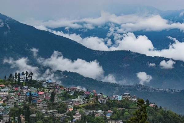 Darjeeling: The Queen of Hills Darjeeling - image