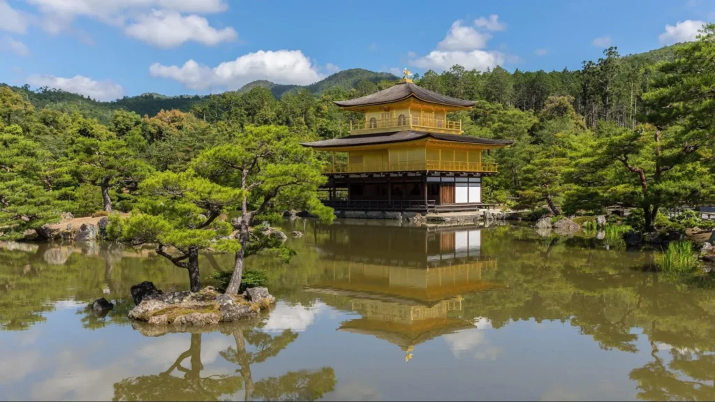 Kinkaku-ji (The Golden Pavilion) – A Shimmering Sanctuary Kinkaku-ji (The Golden Pavilion) – A Shimmering Sanctuary