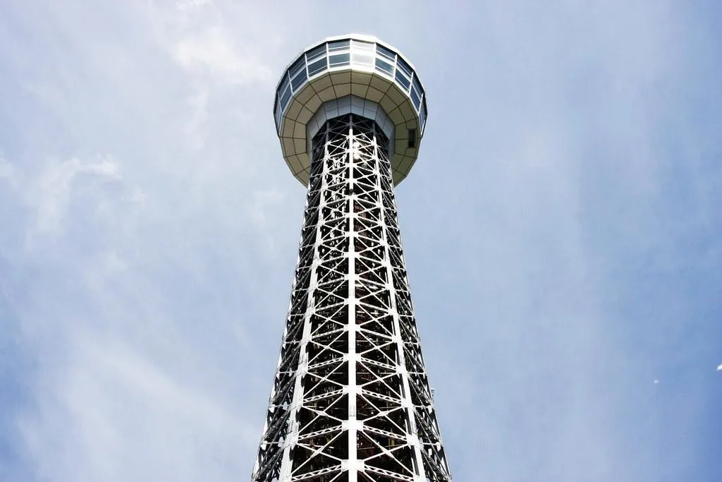 Yokohama Marine Tower – Lighthouse with a View Yokohama Marine Tower – Lighthouse with a View
