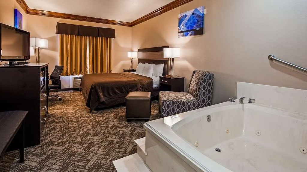 Hotels in Fort Worth With Jacuzzi Suites