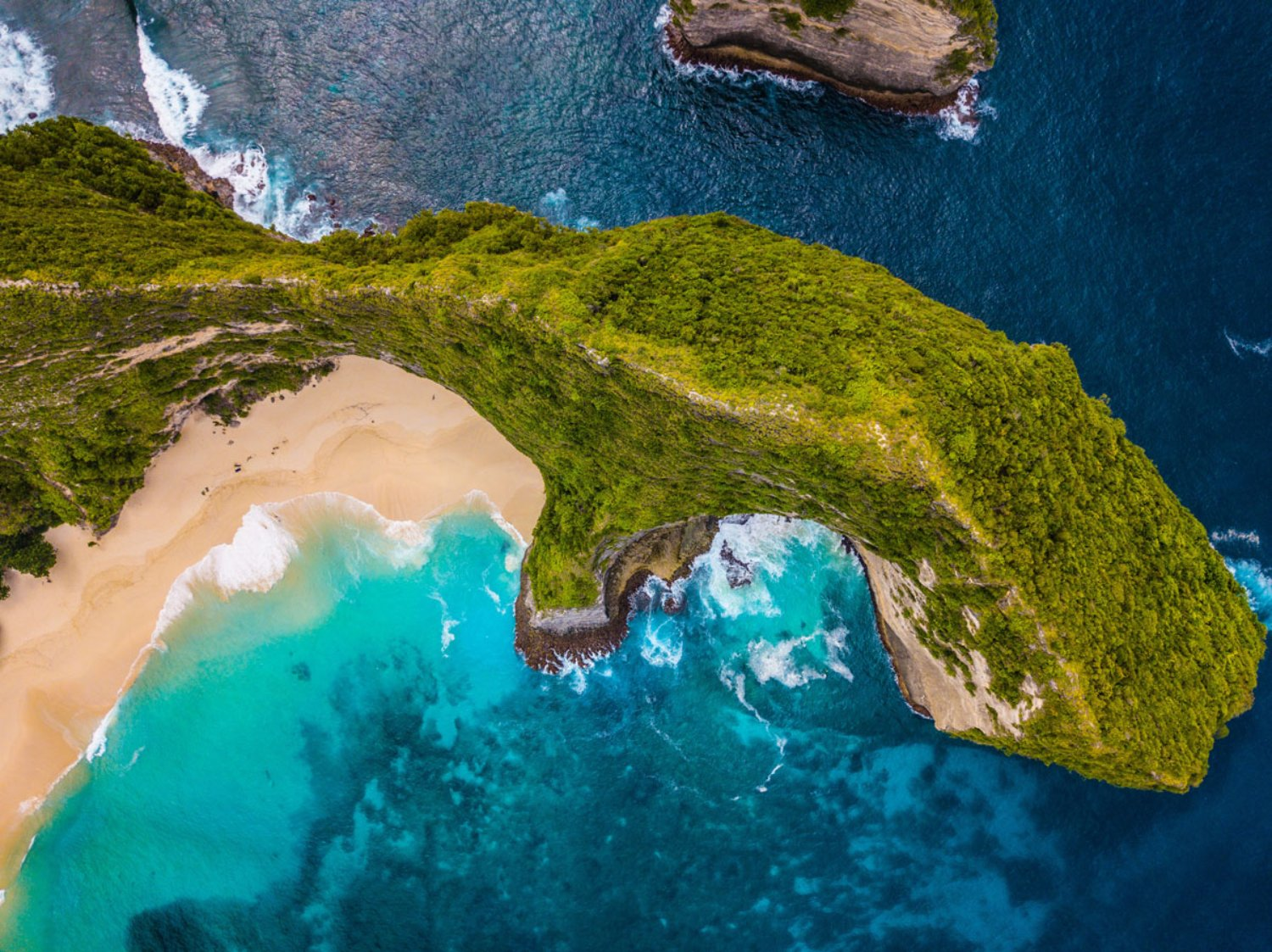 How Far is Kelingking Beach from Ubud?
