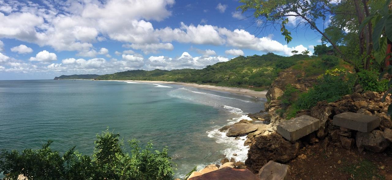 Playa Amarillo, Tola